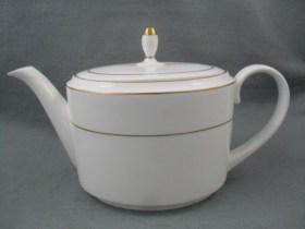 Coalport_Royalty_Teapot