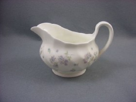 April Flowers Sauce / Gravy Jug