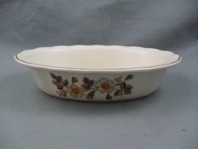 Autumn Leaves Oval Fluted Pie Dish