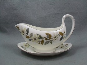 Beaconsfield Gravy Boat & Stand