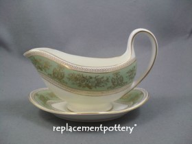 Columbia - Sage Green Gravy Boat & Stand