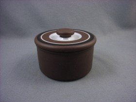 Contrast Round Dish Lidded