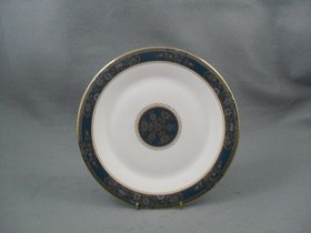 Carlyle dessert plate.