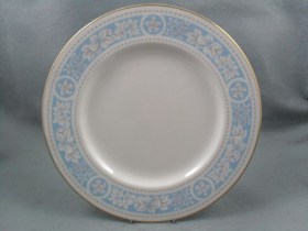 Doulton_Hampton_Court_Dinner_Plate