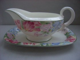 Fonteyn Sauce Boat & Stand