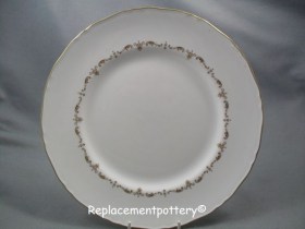 Gold Chantilly Dinner Plate