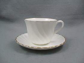 Gold Chelsea Tea Cup & Saucer