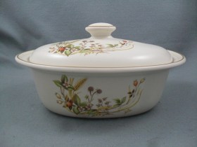 Harvest Oval Casserole / Serving Dish