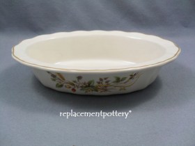 Harvest Oval Fluted Pie Dish