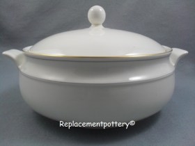 Lumiere Tureen / Covered Vegetable Dish