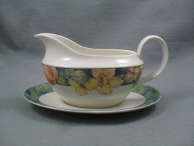 Millbrook Gravy Boat & Stand