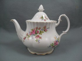Moss Rose Teapot 2.5 pint