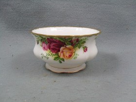Old Country Roses Sugar Bowl