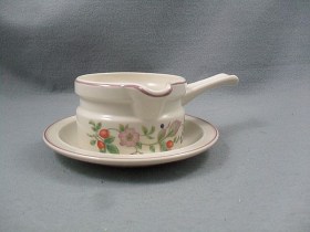 Roseberry Sauce Jug & Stand