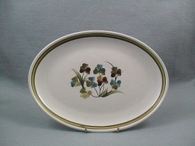Shamrock Oval Chop Plate