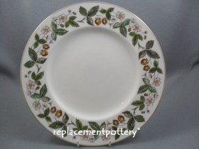 Strawberry Hill Dinner Plate