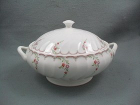 Pink Garland Tureen