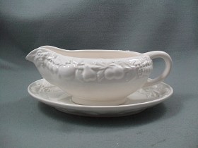 White Embossed Gravy Boat & Stand