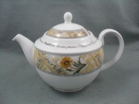 Country Garden Teapot